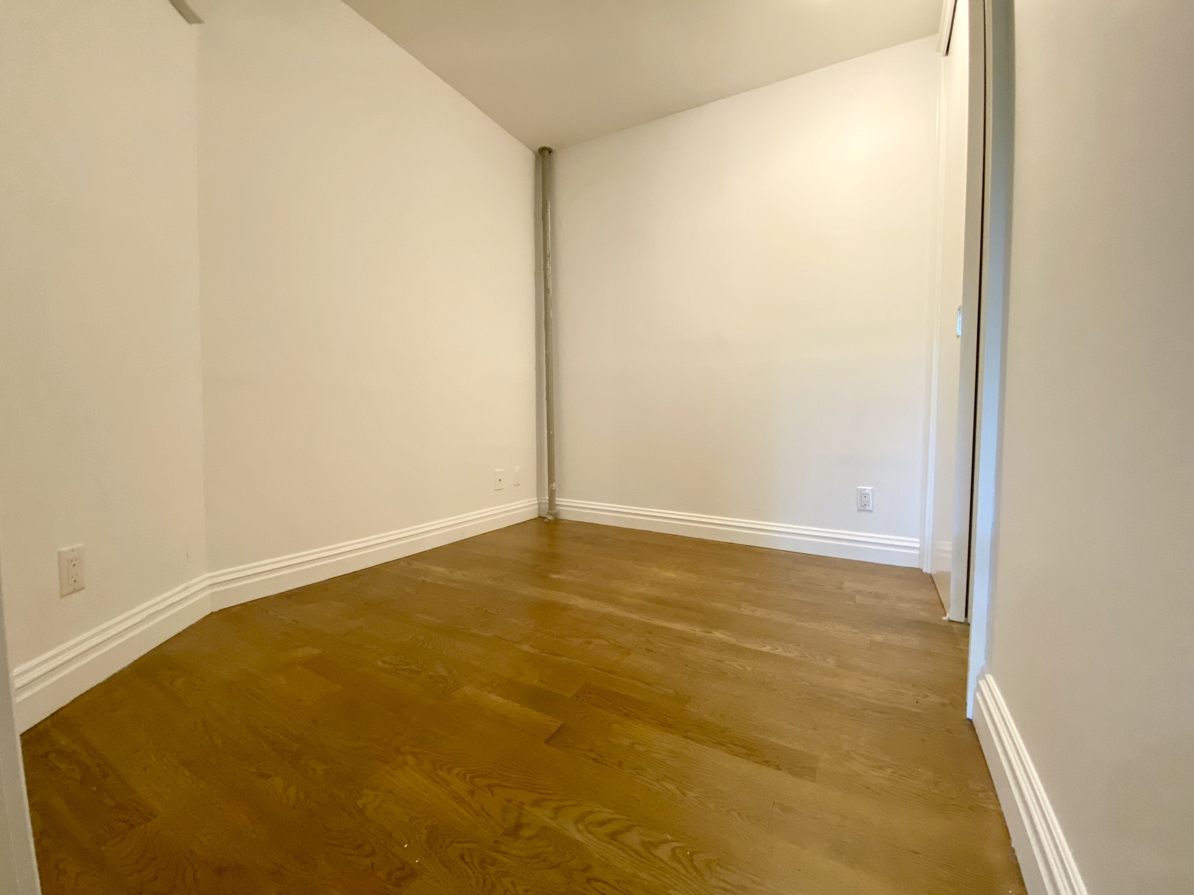 276 East 10th Street, Unit 4 Manhattan, NY 10009 - Photo 5 of 6