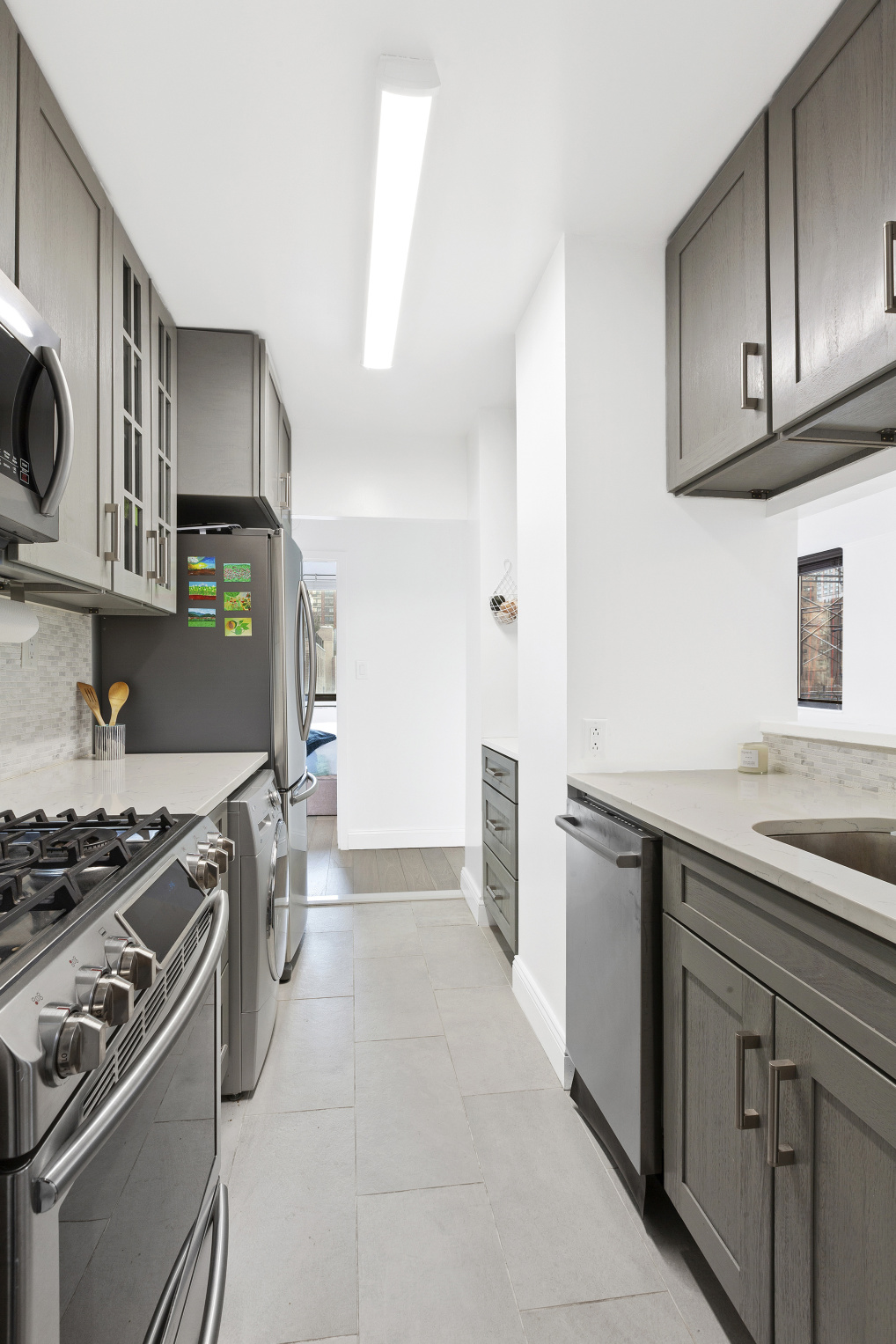 343 East 74th Street, Unit 9L Manhattan, NY 10021 - Photo 3 of 6