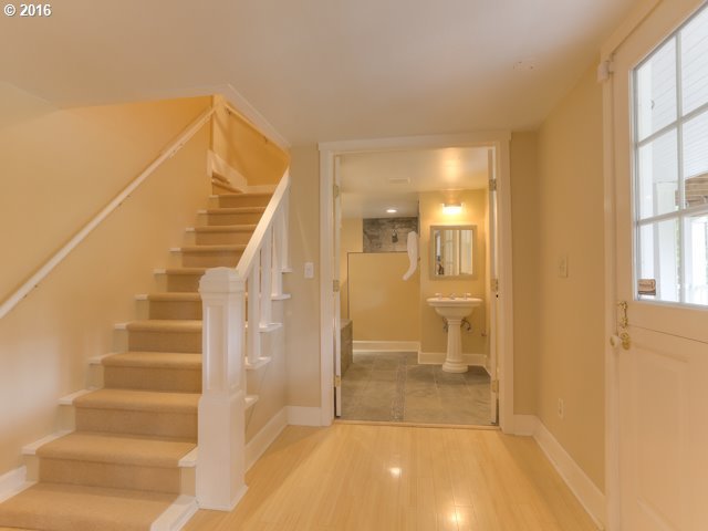 2945 Southwest Fairview Boulevard Portland, OR 97205 - Photo 23 of 30 Gallery Image 23