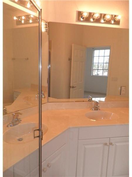 1944 Freeport Drive, Unit 5014 Riviera Beach, FL 33404 - Photo 4 of 30 Gallery Image 4