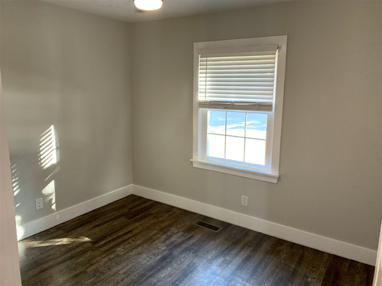 987 South White Station Road Memphis, TN 38117 - Photo 13 of 15 Gallery Image 13