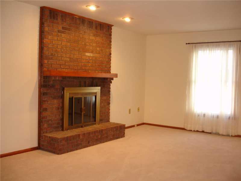 5011 Julia Lane McKees Rocks, PA 15136 - Photo 6 of 13 Gallery Image 6