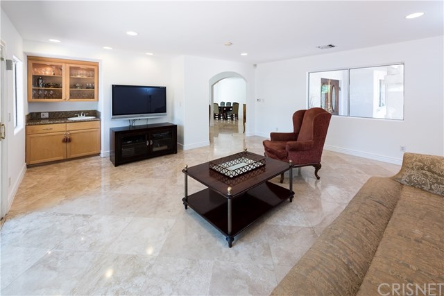 4450 La Barca Drive Tarzana, CA 91356 - Photo 10 of 28