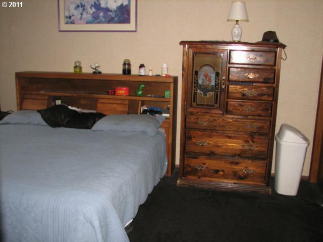 20430 Southwest Newcastle Place Aloha, OR 97078 - Photo 11 of 12