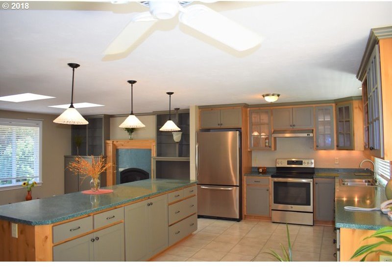 90509 Baker Road Elmira, OR 97437 - Photo 2 of 32 Gallery Image 2