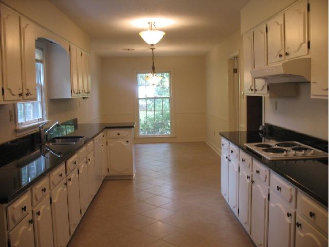 7593 Riggs Road Germantown, TN 38138 - Photo 7 of 11 Gallery Image 7
