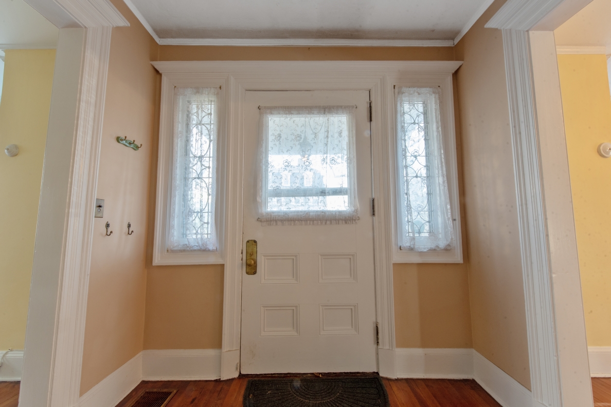 140 Tysen Street, Unit WHOLE Staten Island, NY 10301 - Photo 8 of 32