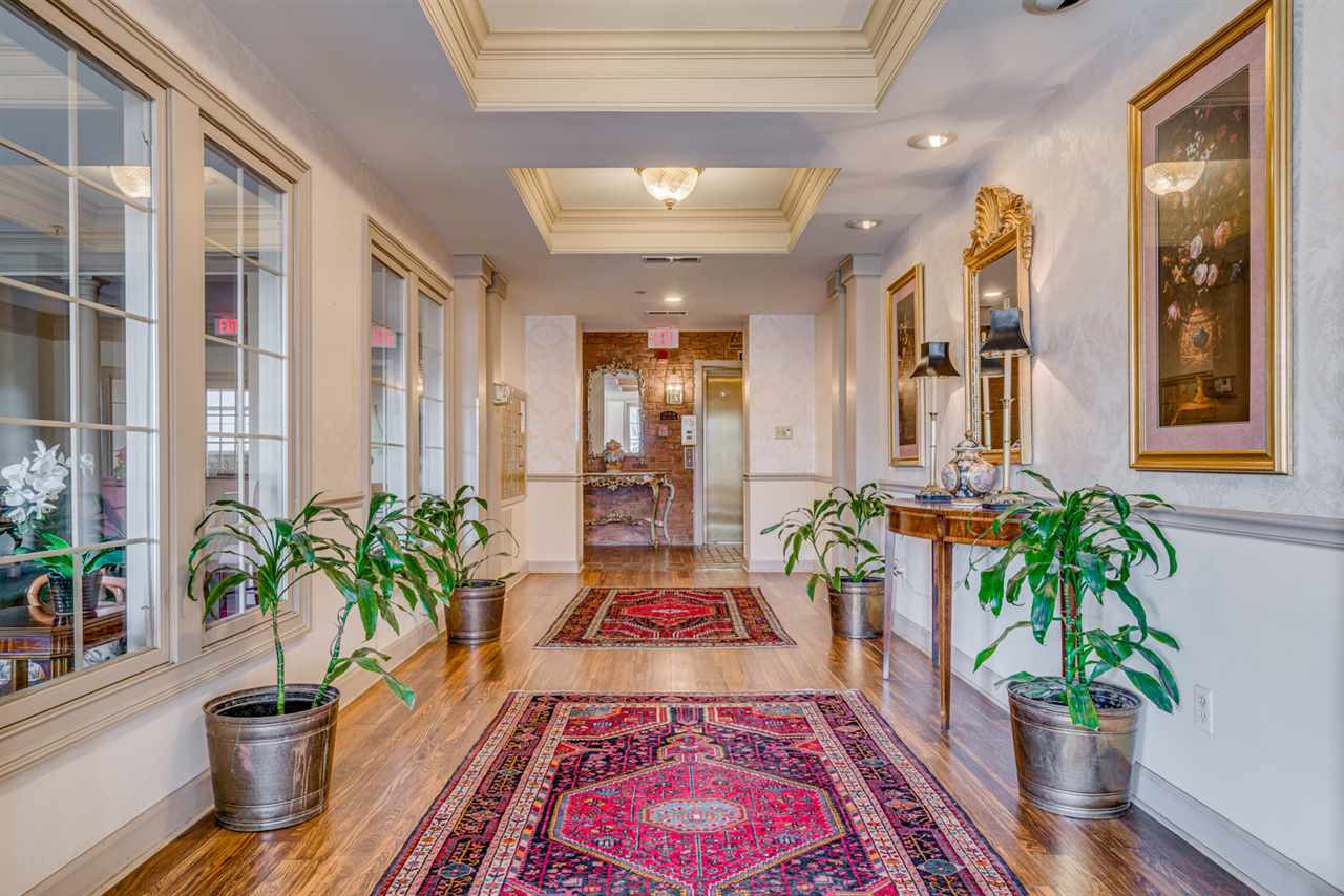 405 South Perkins Road, Unit 320 Memphis, TN 38117 - Photo 1 of 25