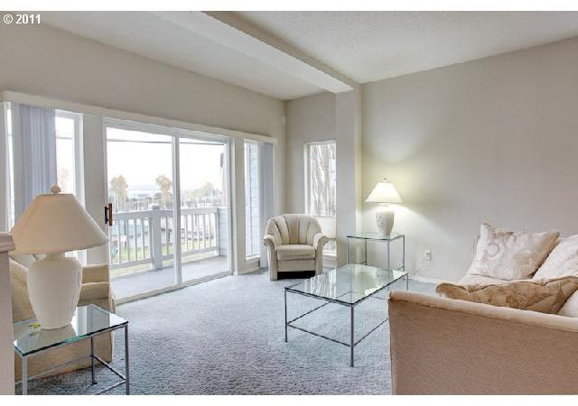130 Northeast Bridgeton Road Portland, OR 97211 - Photo 5 of 16 Gallery Image 5