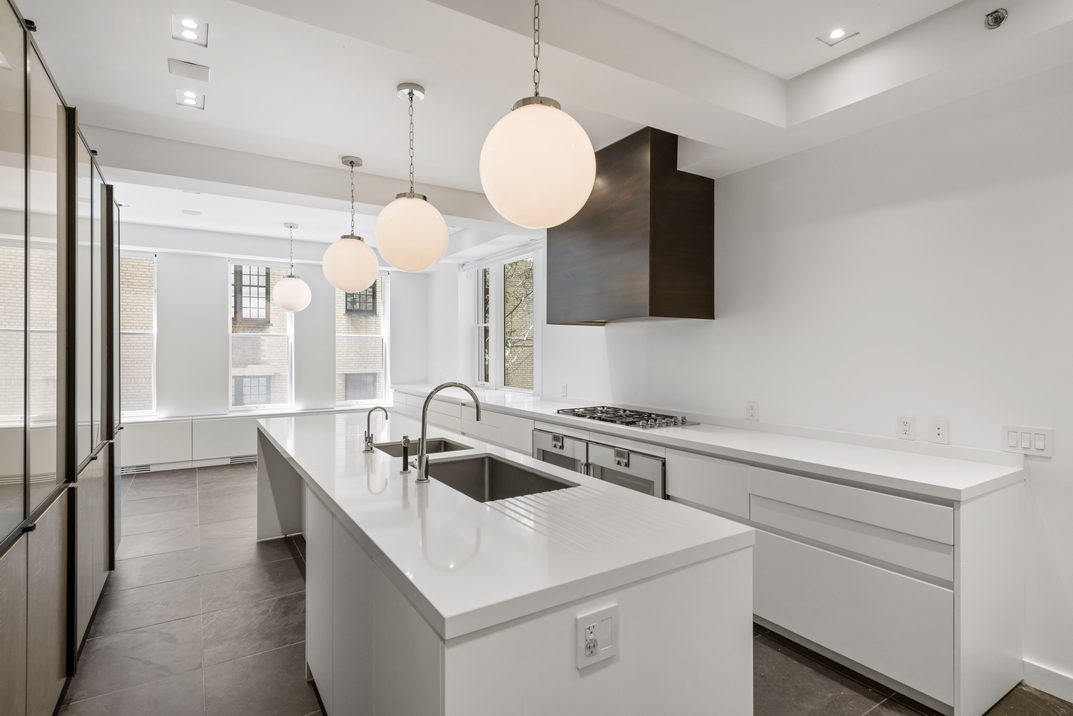 112 East 71st Street, Unit PH Manhattan, NY 10021 - Photo 9 of 23