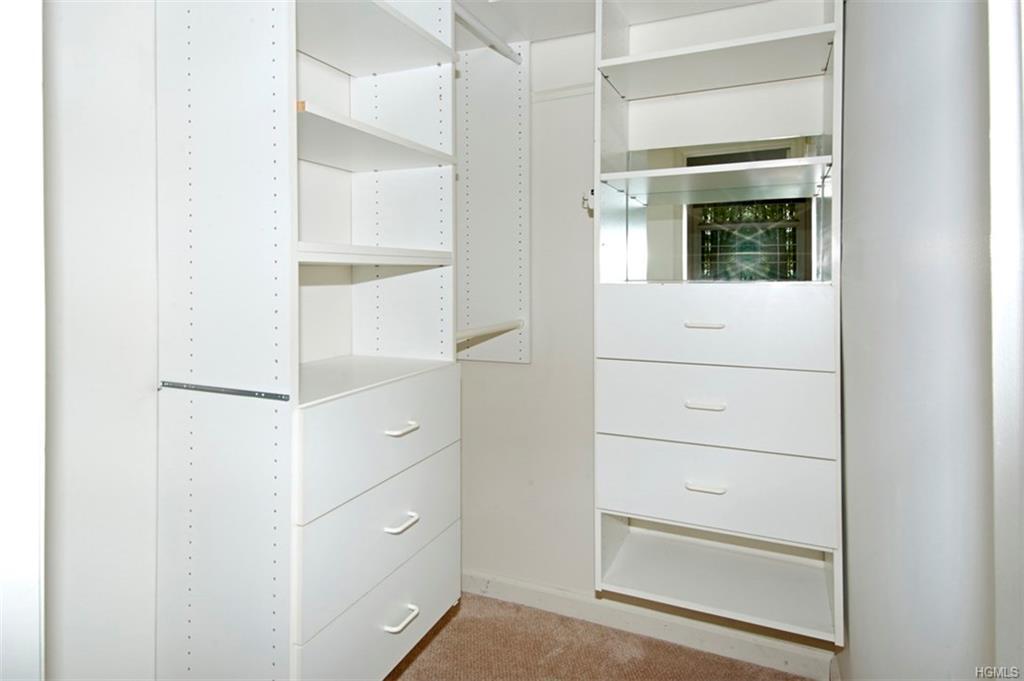 43 Arrowwood Circle Rye Brook, NY 10573 - Photo 15 of 20