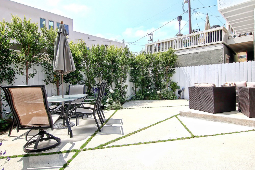 905 North Valley Drive Manhattan Beach, CA 90266 - Photo 16 of 18