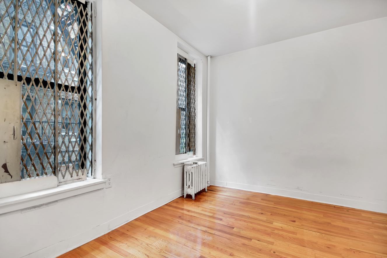 416 East 71st Street, Unit 9 Manhattan, NY 10021 - Photo 4 of 7