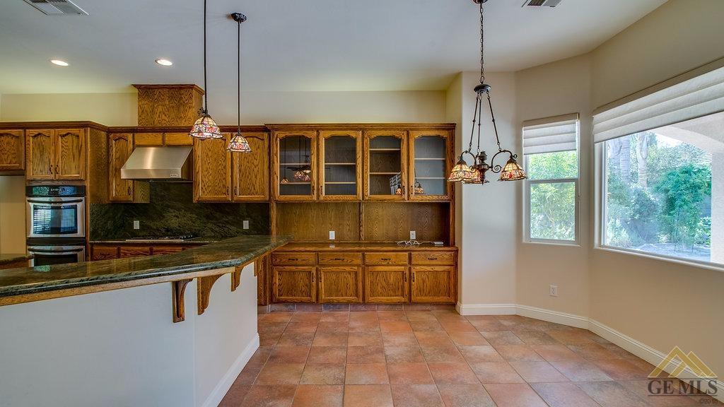 10207 Skiles Drive Bakersfield, CA 93311 - Photo 18 of 34