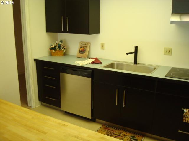 2211 Southwest 1st Avenue, Unit 303 Portland, OR 97201 - Photo 4 of 16