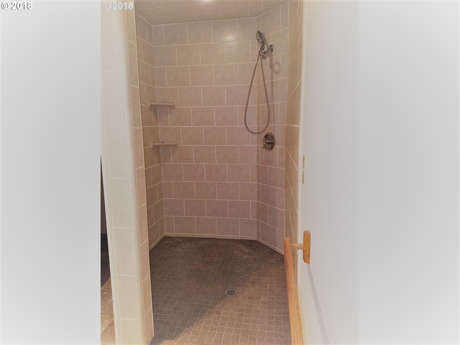 1960 Del Rio Road Roseburg, OR 97471 - Photo 21 of 32 Gallery Image 21