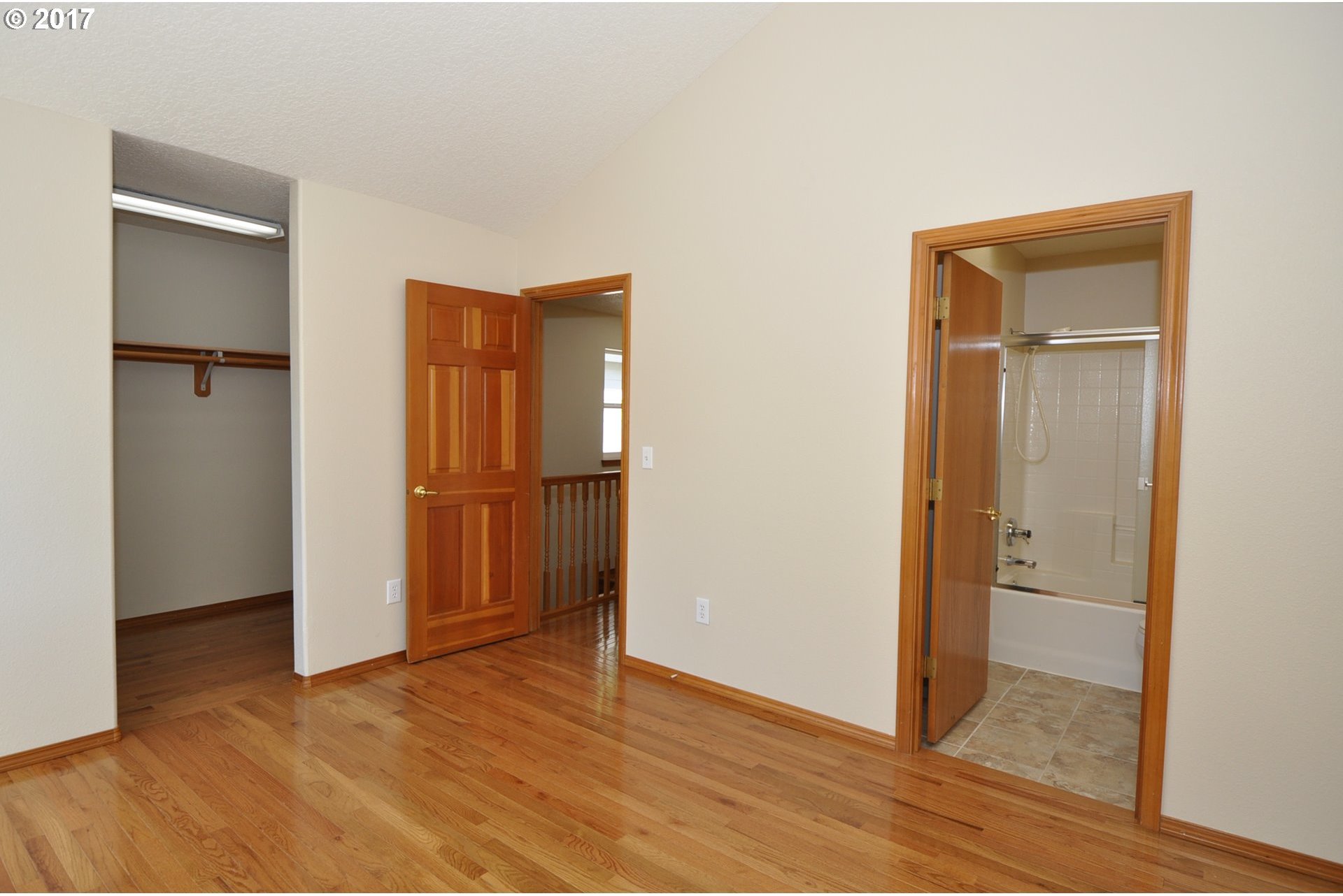 440 Northeast Roth Street Portland, OR 97211 - Photo 12 of 19 Gallery Image 12