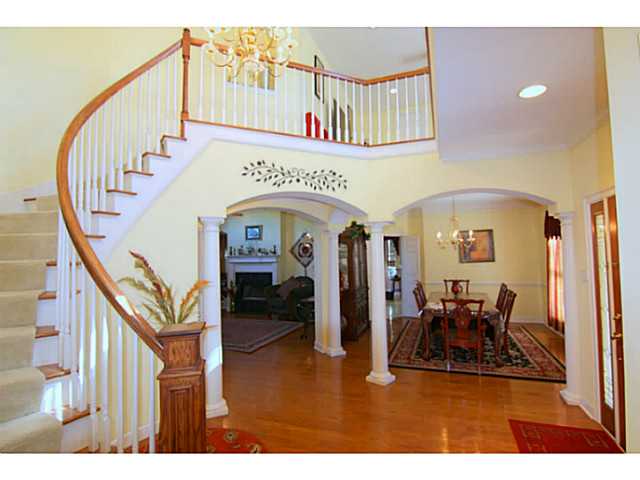 9010 Bazemore Road Memphis, TN 38018 - Photo 2 of 25 From Entry looking into dining room