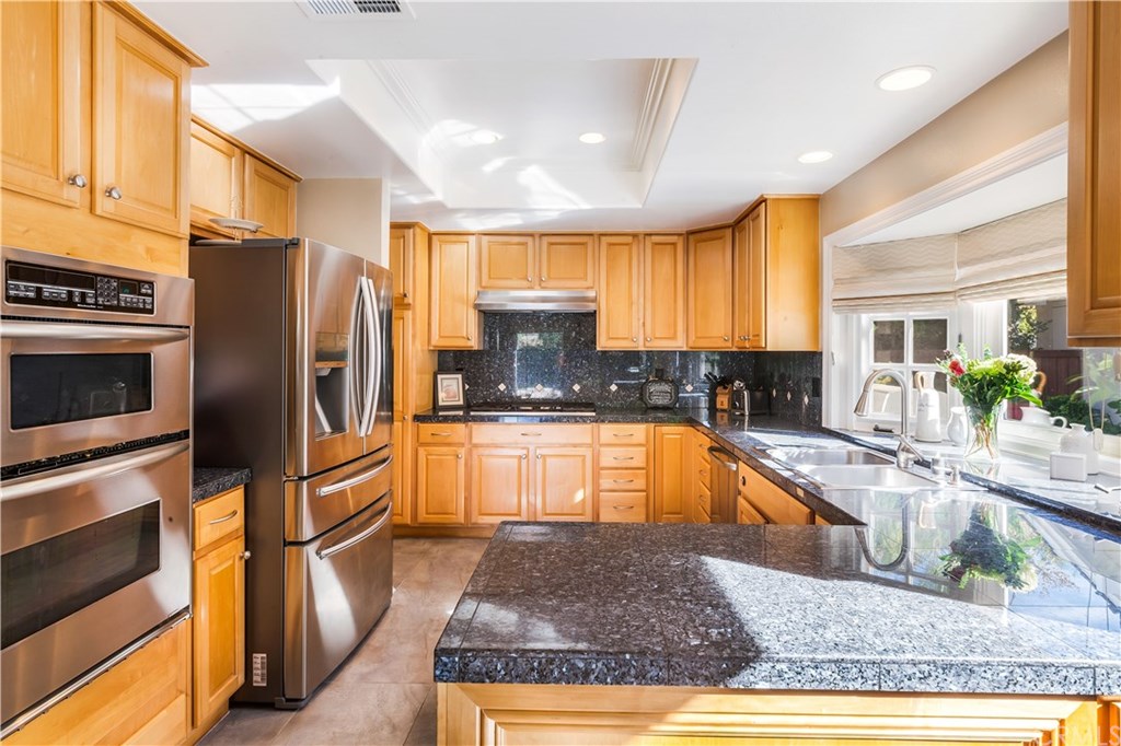 10 Rolling Brook Irvine, CA 92603 - Photo 17 of 45