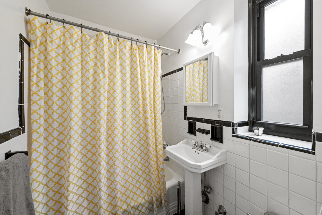 1420 York Avenue, Unit 7G Manhattan, NY 10021 - Photo 5 of 7