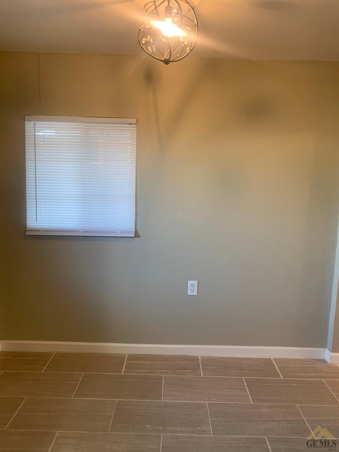 701 D Street Taft, CA 93268 - Photo 6 of 23