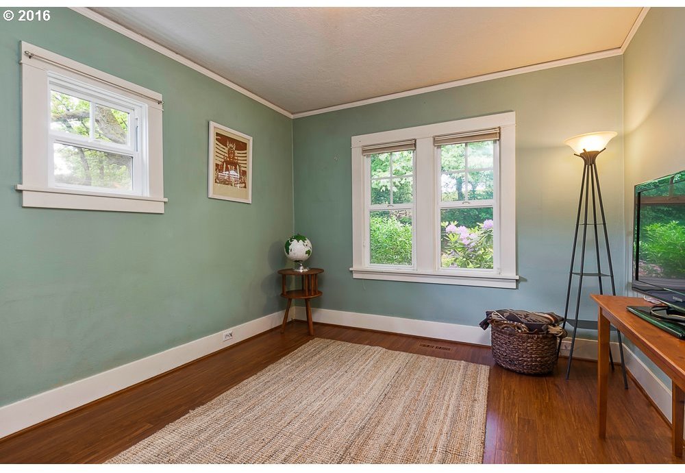 7120 Southwest Capitol Hill Road Portland, OR 97219 - Photo 8 of 25 Gallery Image 8