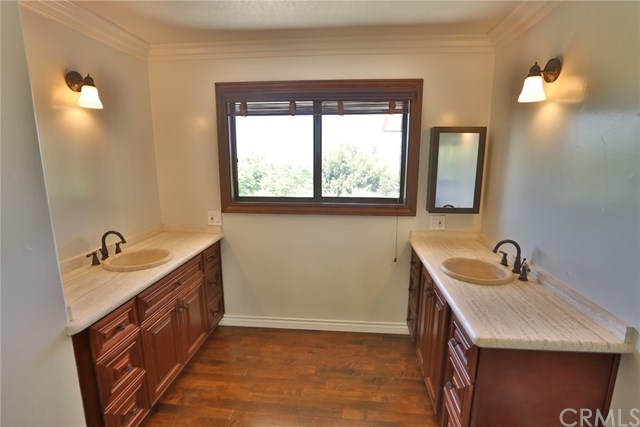 7830 Elden Avenue Whittier, CA 90602 - Photo 25 of 34 Bathroom