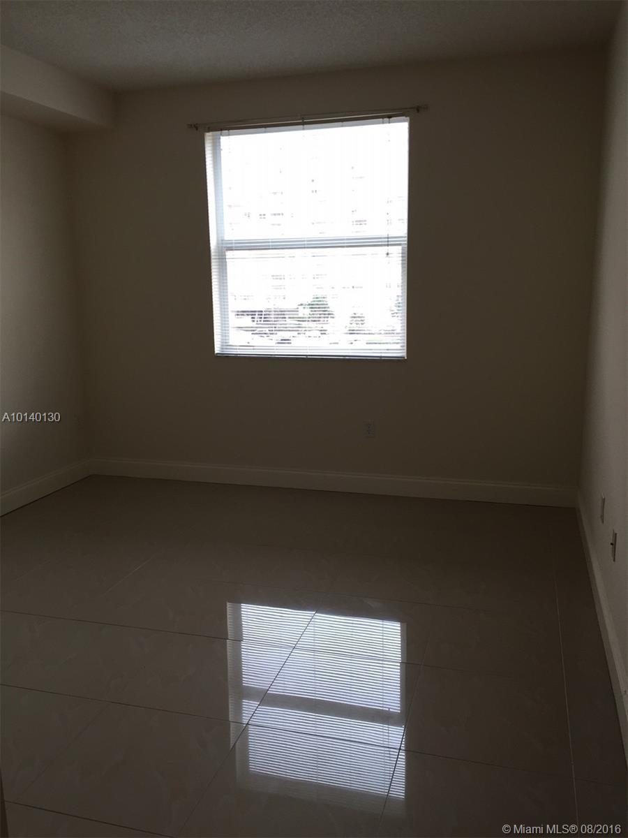 17150 North Bay Road, Unit 2511 Sunny Isles Beach, FL 33160 - Photo 7 of 19