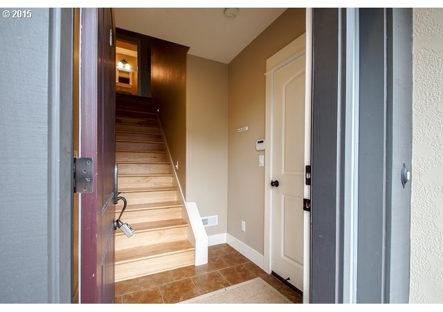 3662 Southwest Baird Street Portland, OR 97219 - Photo 2 of 24 Gallery Image 2