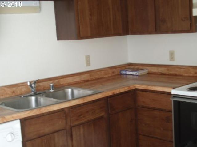 326 Northwest 14th Street Pendleton, OR 97801 - Photo 6 of 16 Gallery Image 6