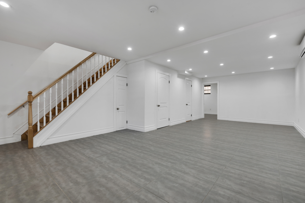 602 Lexington Avenue Brooklyn, NY 10022 - Photo 6 of 12