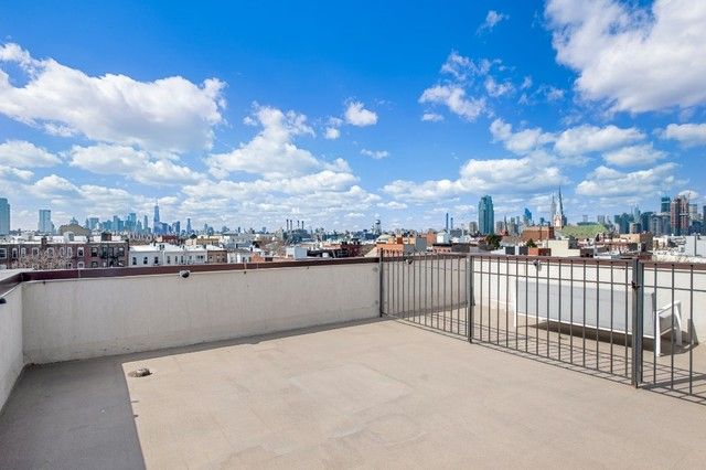 $685,000 | 145 McGuinness Boulevard, Unit 1A | Greenpoint