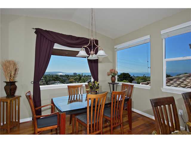 931 Candlelight Place, Unit B La Jolla, CA 92037 - Photo 8 of 25