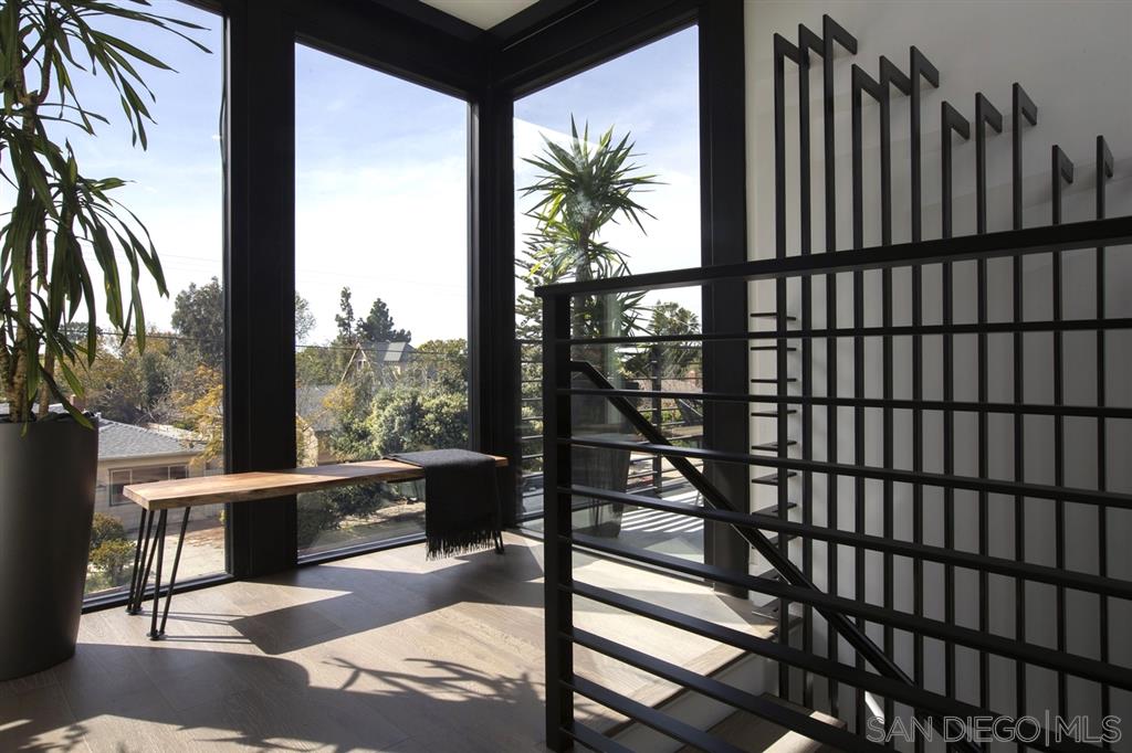 9455 Poole Street La Jolla, CA 92037 - Photo 17 of 25