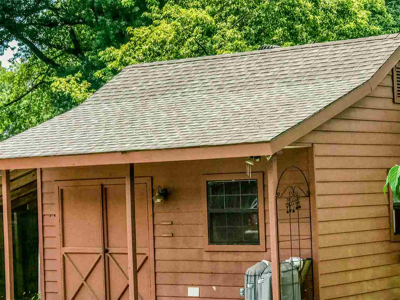 1081 Yorktown Road Collierville, TN 38017 - Photo 8 of 21 Would be a cool man cave! Or she shed!