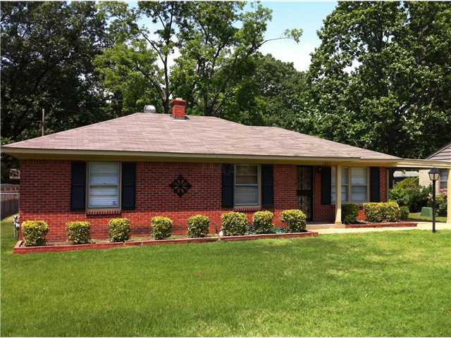 1623 Colonial Road Memphis, TN 38117 - Photo 1 of 12