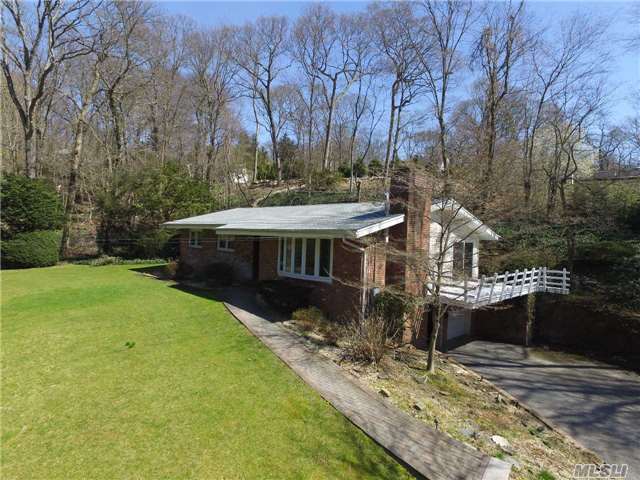 11 Dunlop Road Huntington, NY 11743 - Photo 17 of 17 Gallery Image 17