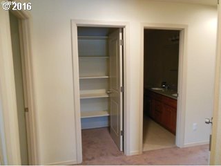 1675 Southeast River Road Hillsboro, OR 97123 - Photo 7 of 8 Gallery Image 7