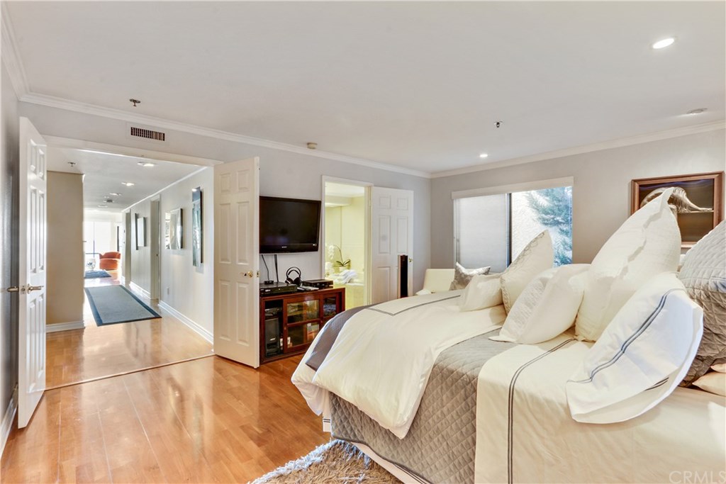 1230 East Ocean Boulevard, Unit 201 Long Beach, CA 90802 - Photo 11 of 17