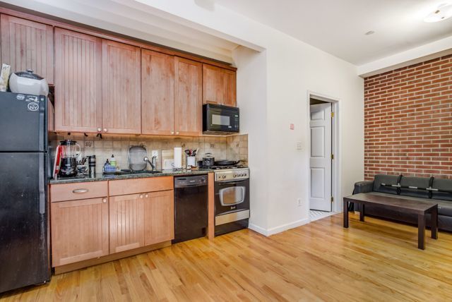 66 Maspeth Avenue, Unit B4 Brooklyn, NY 11211 - Photo 2 of 4