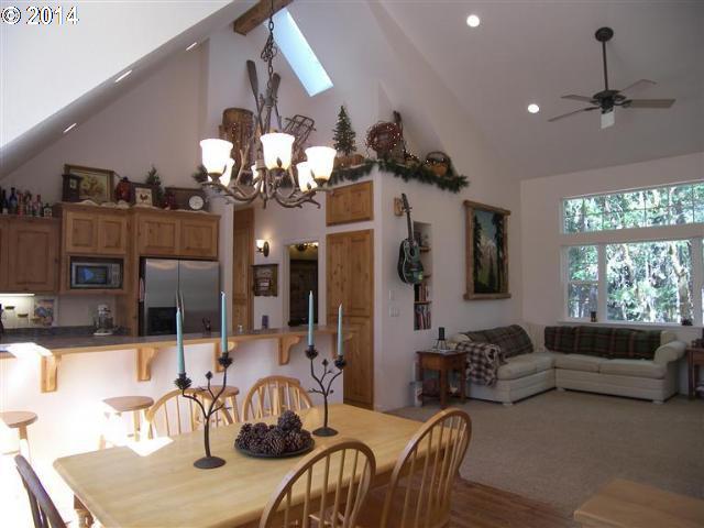 1120 Greentree Loop Grants Pass, OR 97527 - Photo 5 of 10