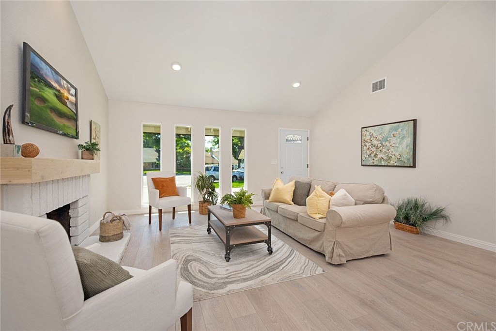 1745 North Bates Circle Anaheim, CA 92806 - Photo 4 of 32 Sun-filled living room