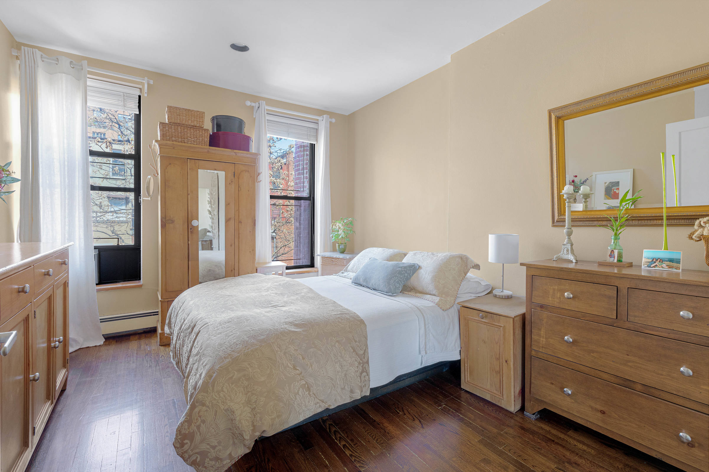 161 West 71st Street, Unit 4 Manhattan, NY 10023 - Photo 5 of 11