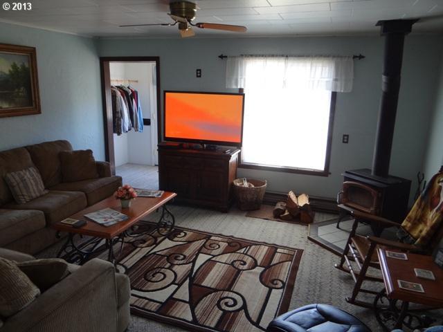 749 Myrtle Avenue Reedsport, OR 97467 - Photo 9 of 16 Gallery Image 9