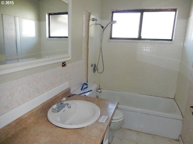 2802 Southwest Nye Avenue Pendleton, OR 97801 - Photo 21 of 27