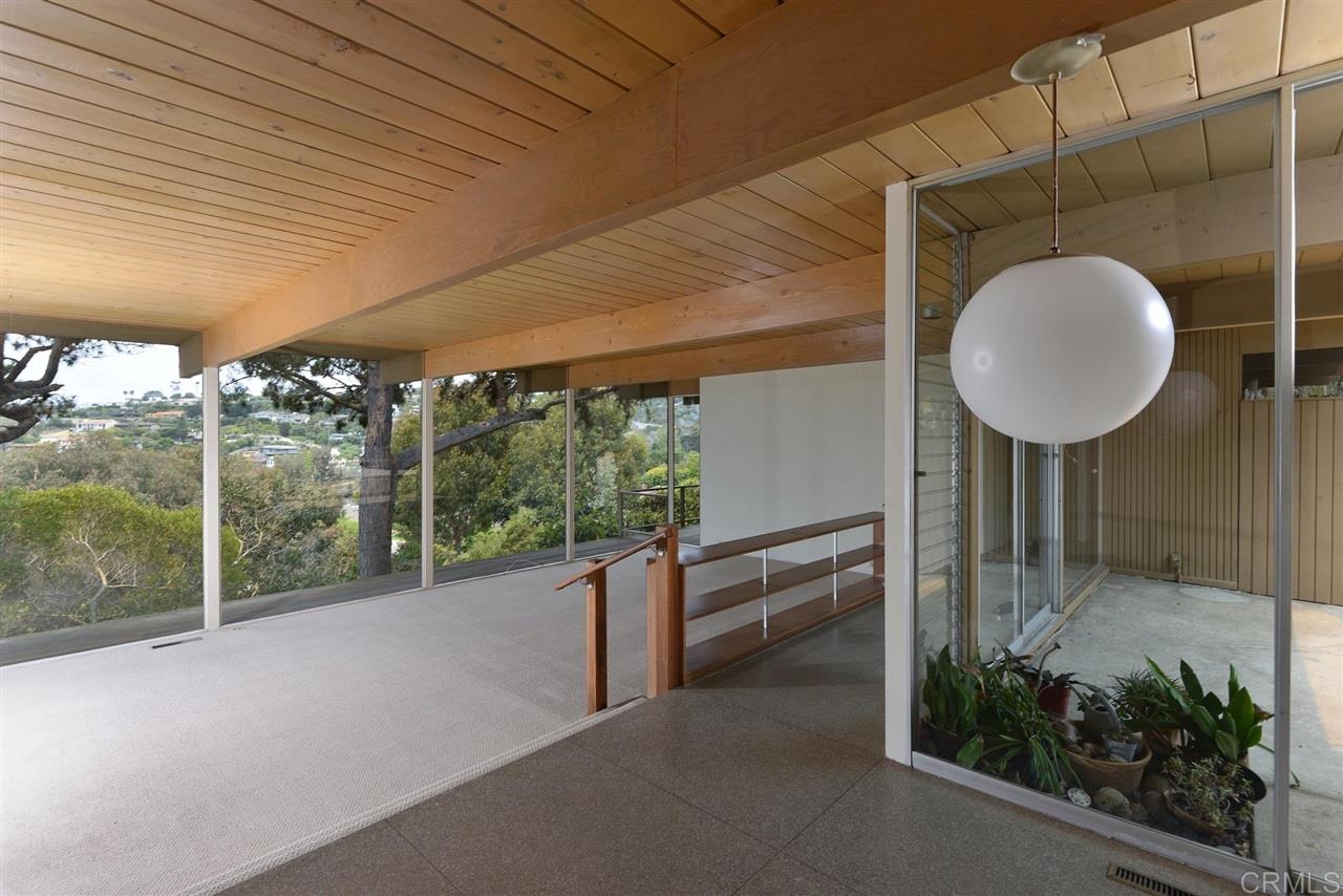 2767 Hidden Valley Road La Jolla, CA 92037 - Photo 7 of 21 Gallery Image 7