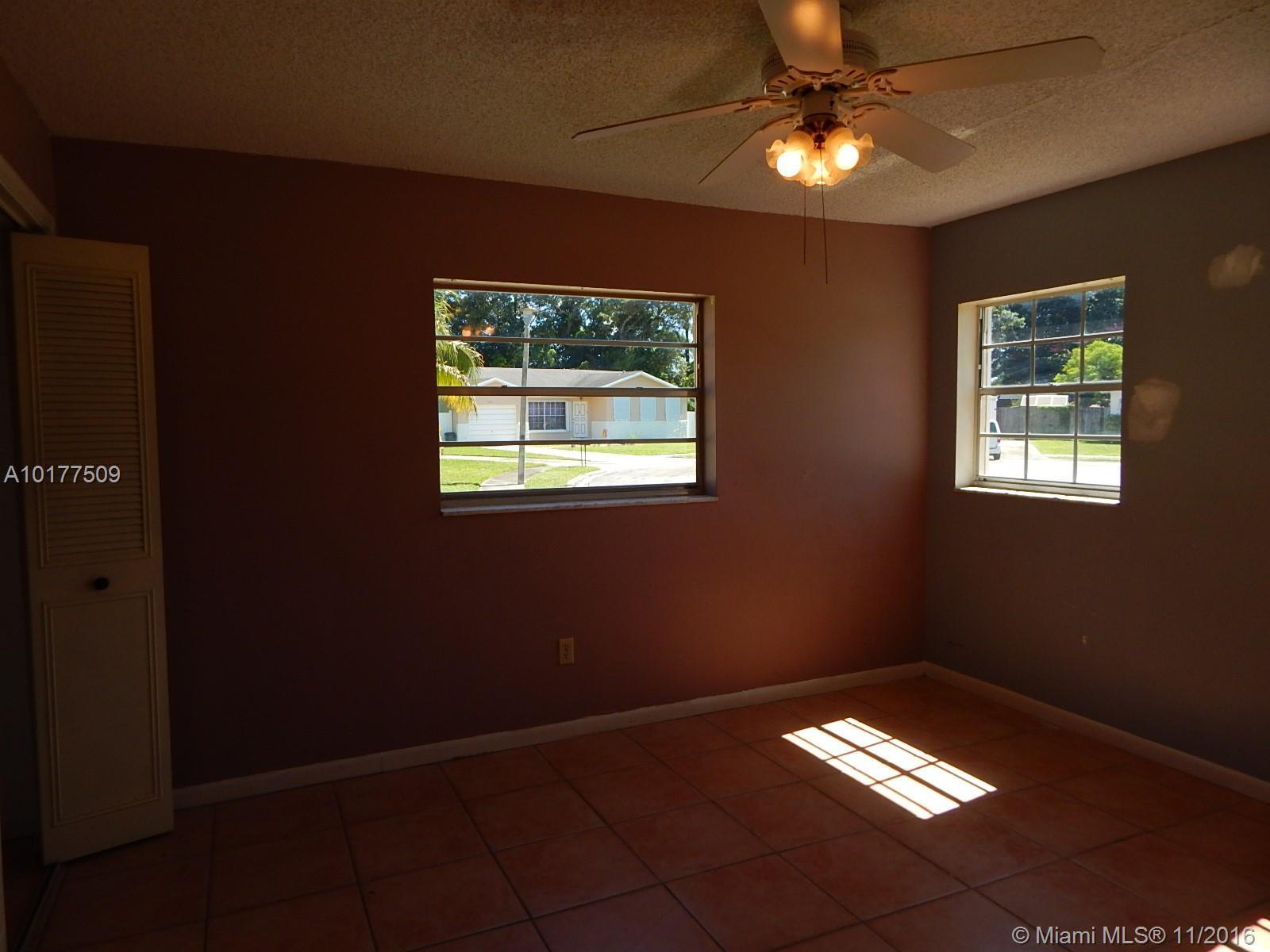 9063 Southwest 4th Street Boca Raton, FL 33433 - Photo 8 of 19
