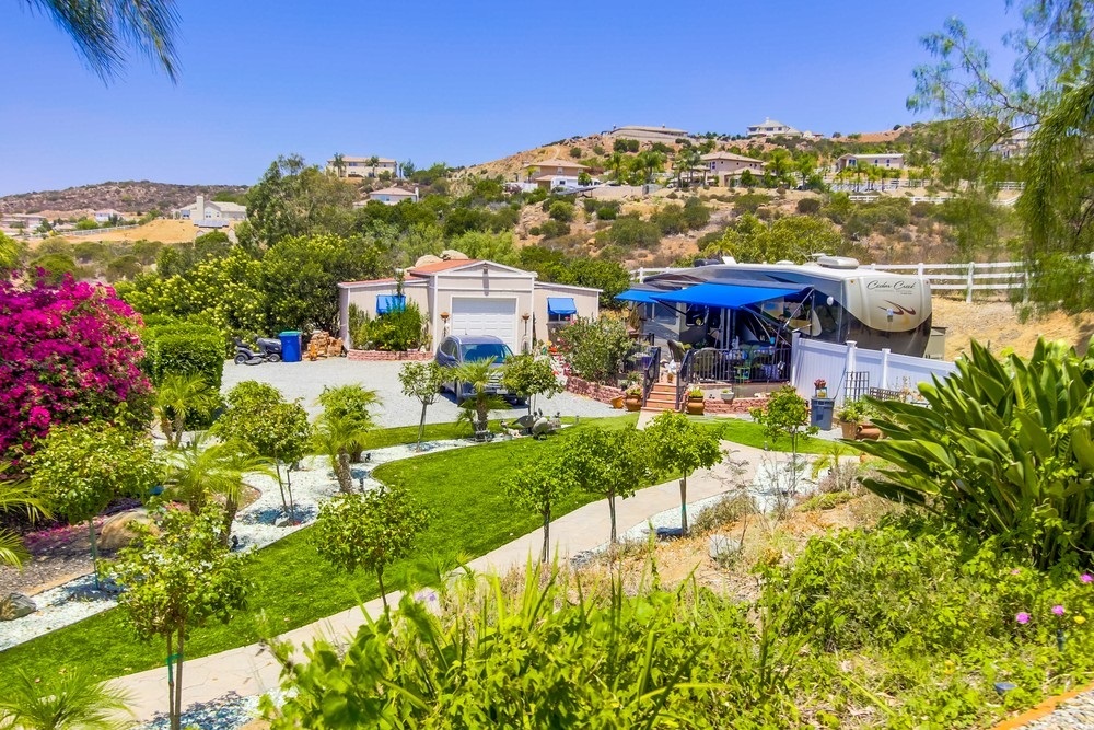 15392 Broad Oaks Road El Cajon, CA 92021 - Photo 13 of 21 Gallery Image 13
