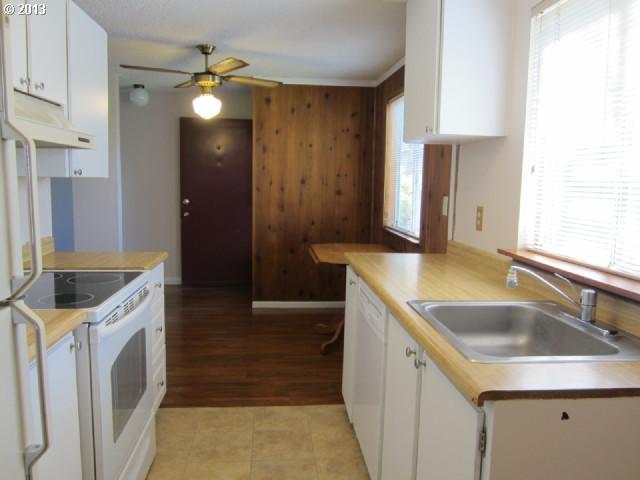 12632 Northwest Barnes Road, Unit 6 Portland, OR 97229 - Photo 12 of 16 Gallery Image 12