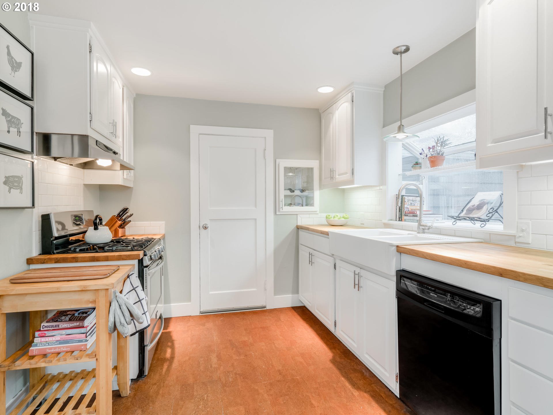 3057 Southwest Flower Terrace Portland, OR 97239 - Photo 12 of 30 Gallery Image 12